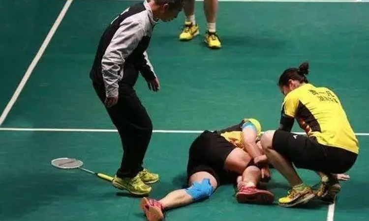 詹姆斯是史上最老压哨绝杀先生！他20、30、40岁都有压哨绝杀！